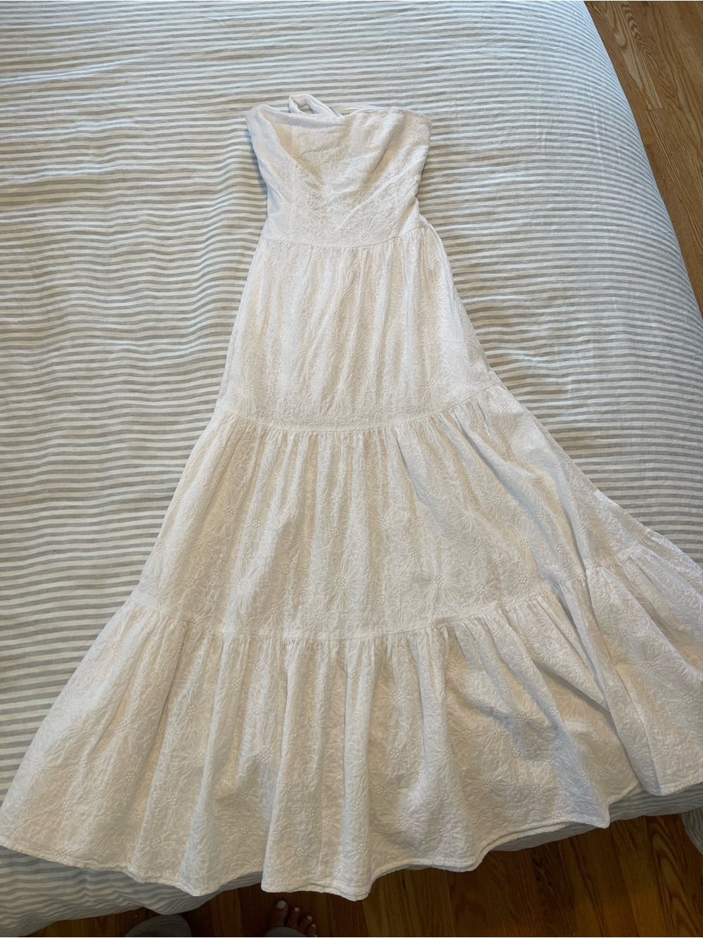 Strapless White Tiered Midi Dress with Lace Texture